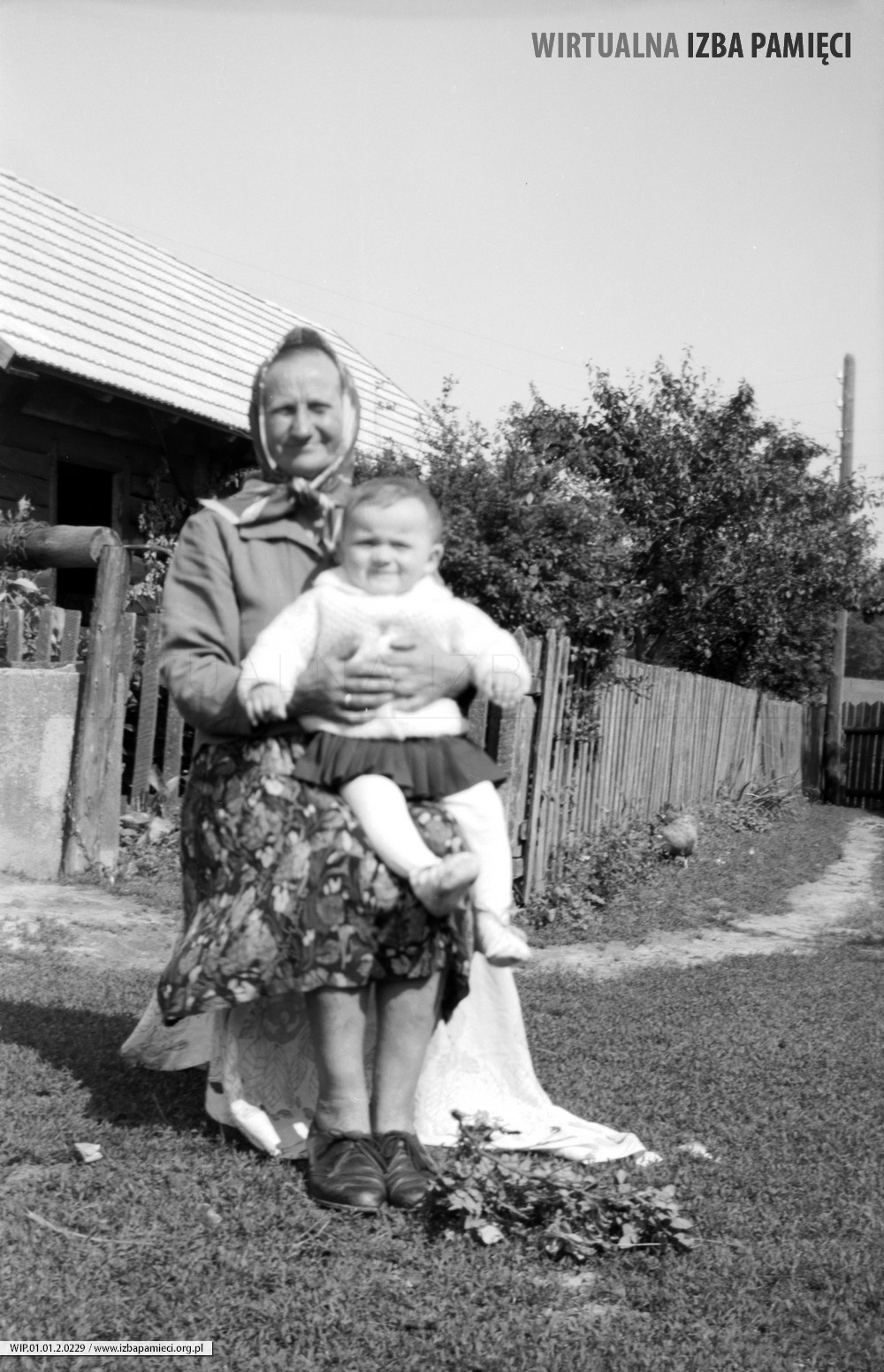 Lata 60. XX wieku. Maria Zagrobelna z wnuczką Ireną