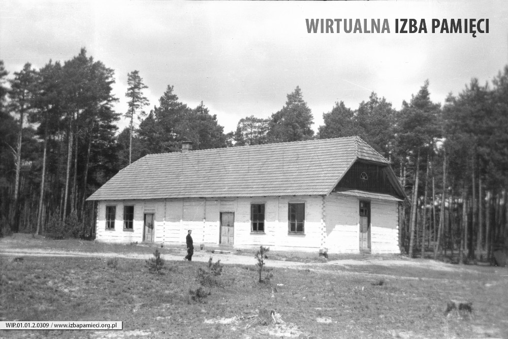 1956. Świetlica wiejska w Mołodyczu