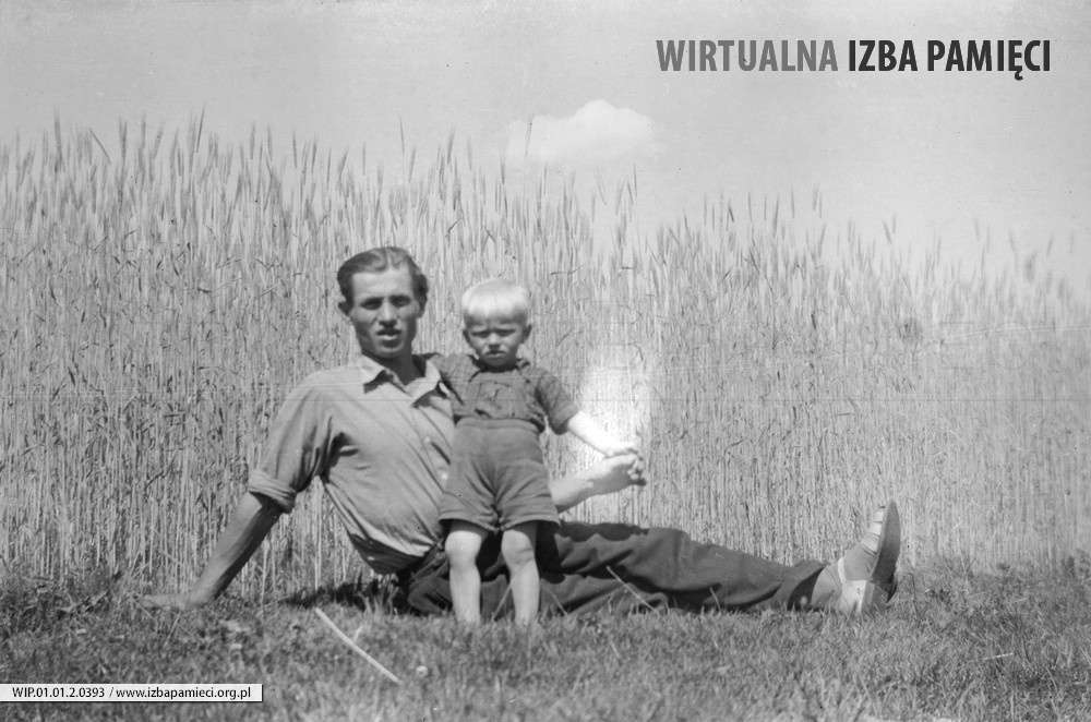 Lata 50. XX wieku. Andrzej Warcaba z Mołodycza z synem Czesławem
