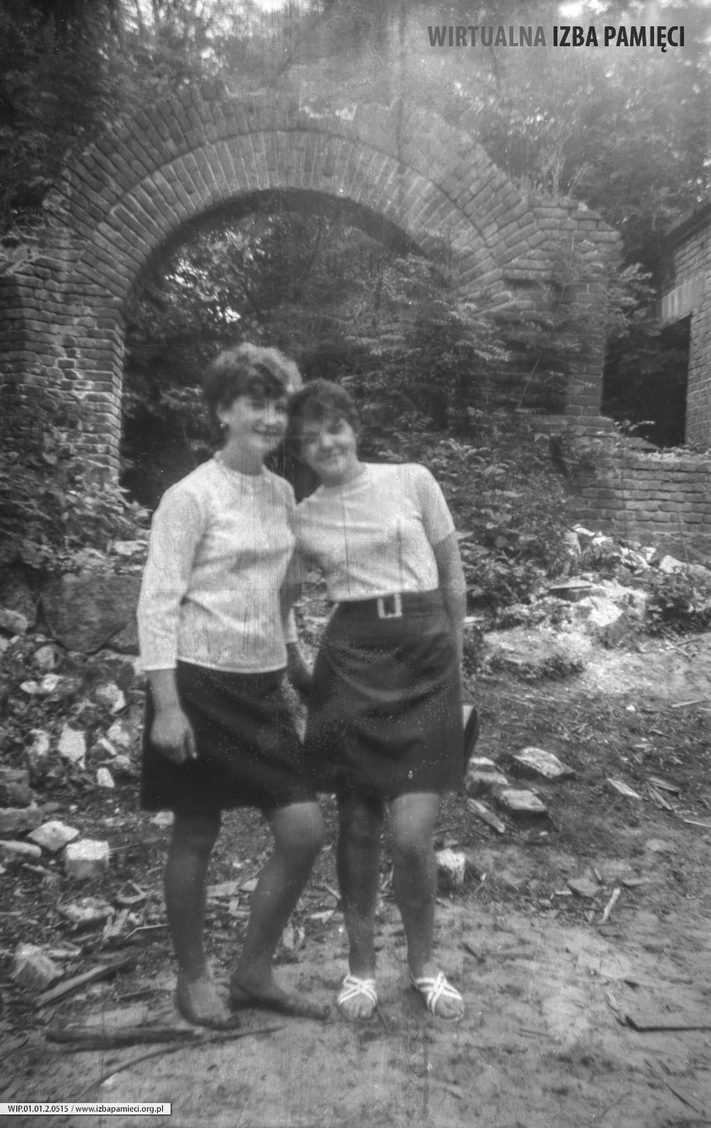 Lata 60. XX wieku. Janina Hubacz (z lewej) i Janina Wójcik z Mołodycza