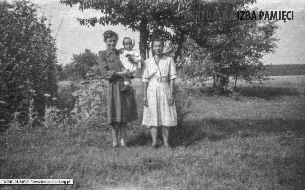 Lata 60. XX wieku. Maria Hubacz (z prawej) z Mołodycza z koleżanką