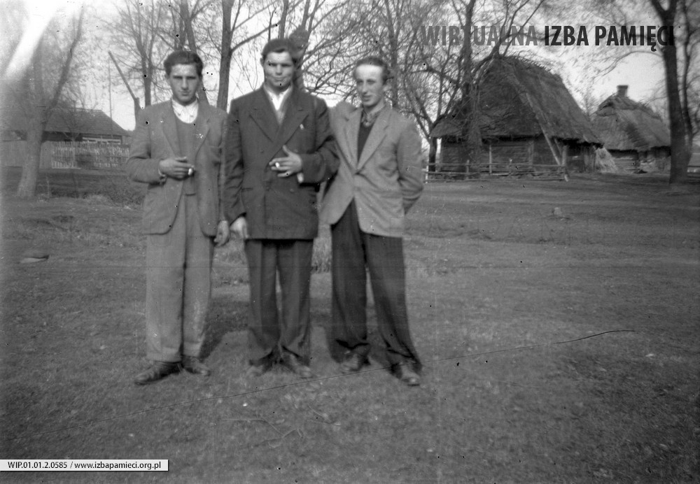 Lata 50. XX wieku. Stanisław Wójtowicz, Jan Matusz i Bronisław Purcha z Mołodycza