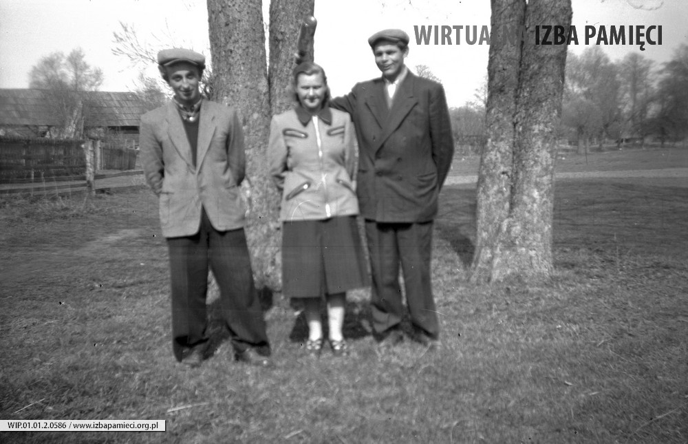 Lata 50. XX wieku. Bronisław Purcha, Stefania Furmanik i Jan Matusz z Mołodycza