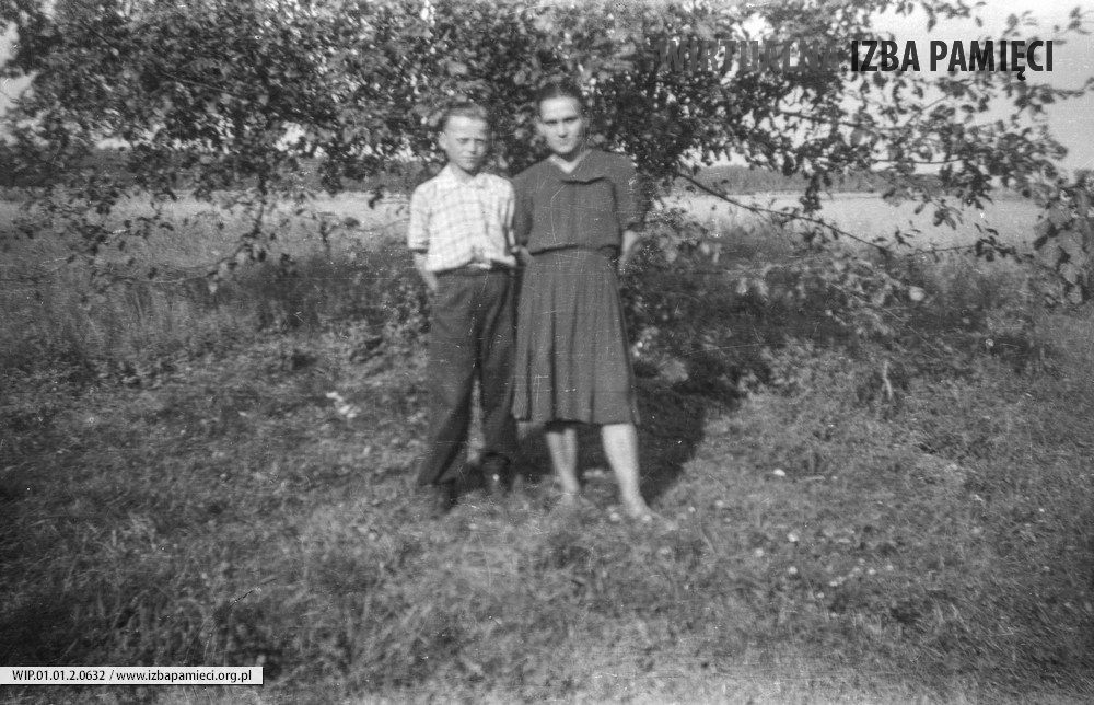 Lata 50. XX wieku. Rodzeństwo Bronisław i Karolina Strent z Mołodycza