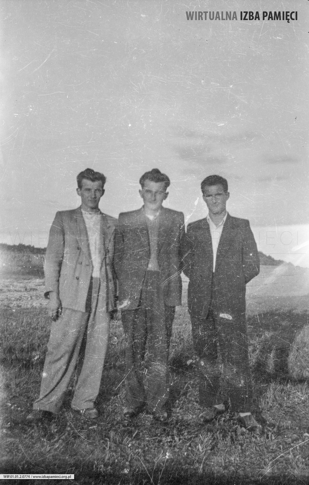 Lata 50. XX wieku. Michał Pencko (z prawej) z Mołodycza ze swoimi przyjaciółmi