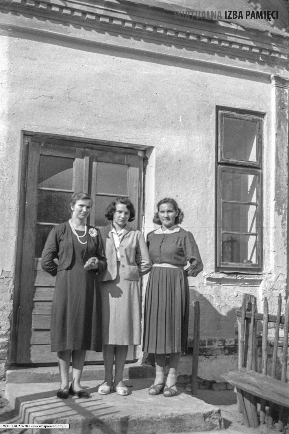 Lata 50. XX wieku. Siostry Dobreńko (od prawej) z Mołodycza i ich przyjaciółką