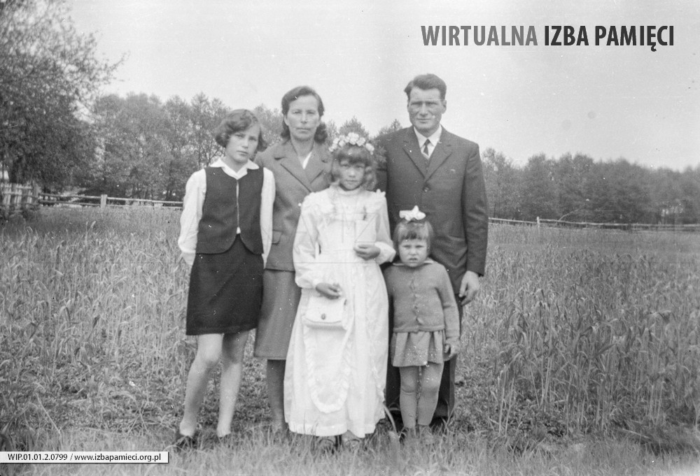 Lata 70. XX wieku. Rodzina Agnieszki i Sylwestra Modraków z Mołodycza