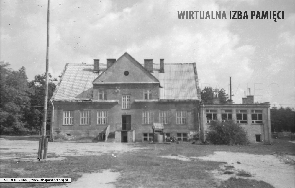 1980. Szkoła Podstawowa w Mołodyczu