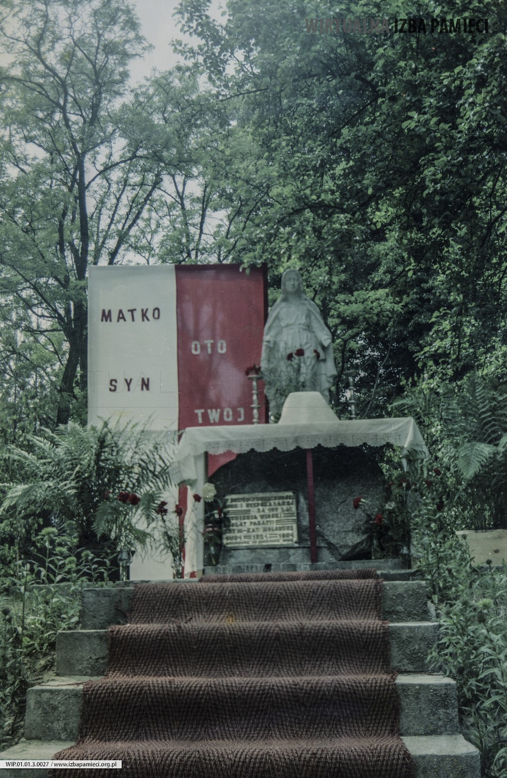1985. Kapliczka Matki Bożej w Mołodyczu