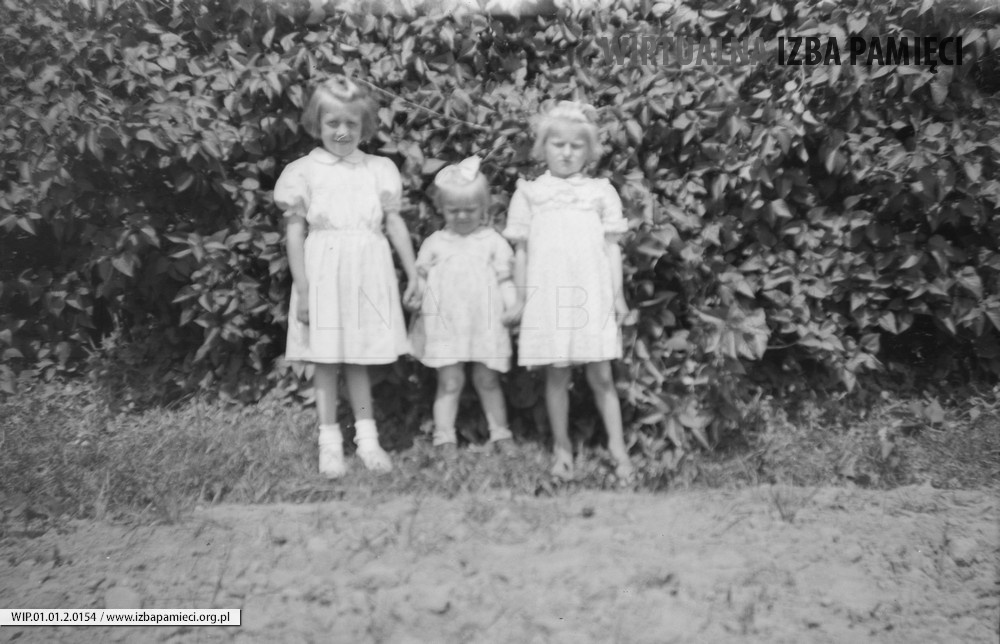 1968. Trzy dziewczynki
