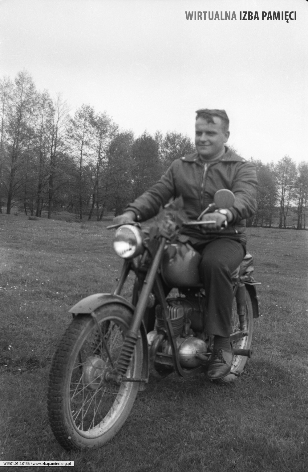 1968. Jan Rokosz z Mołodycza na motocyklu