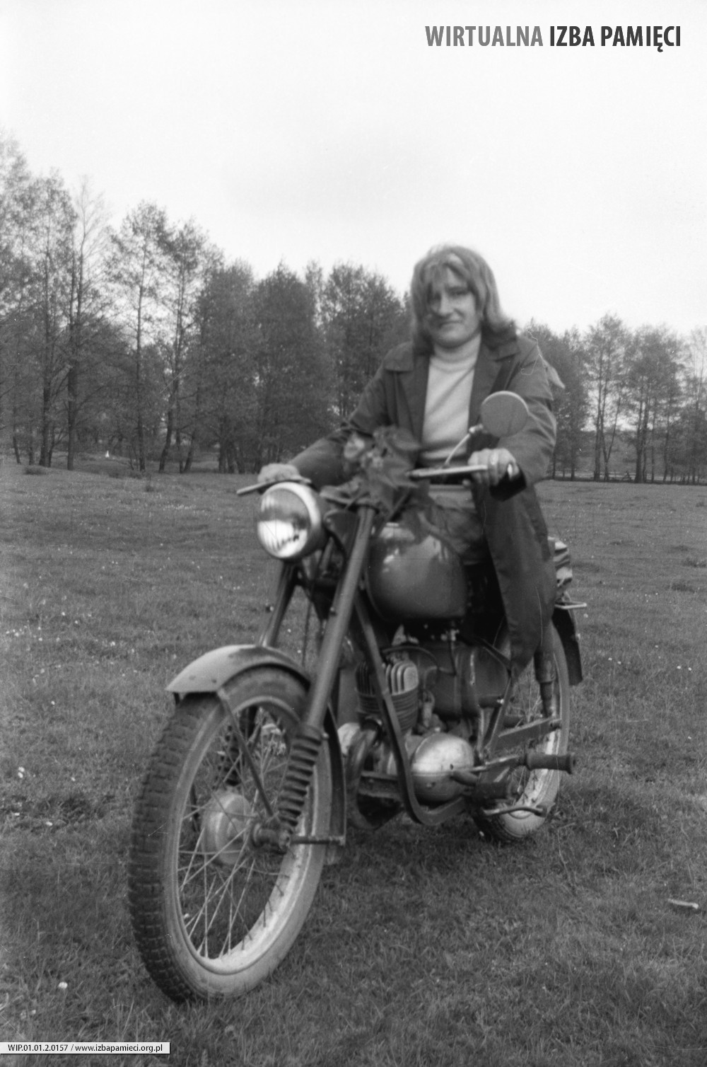 1968. Dziewczyna na motocyklu