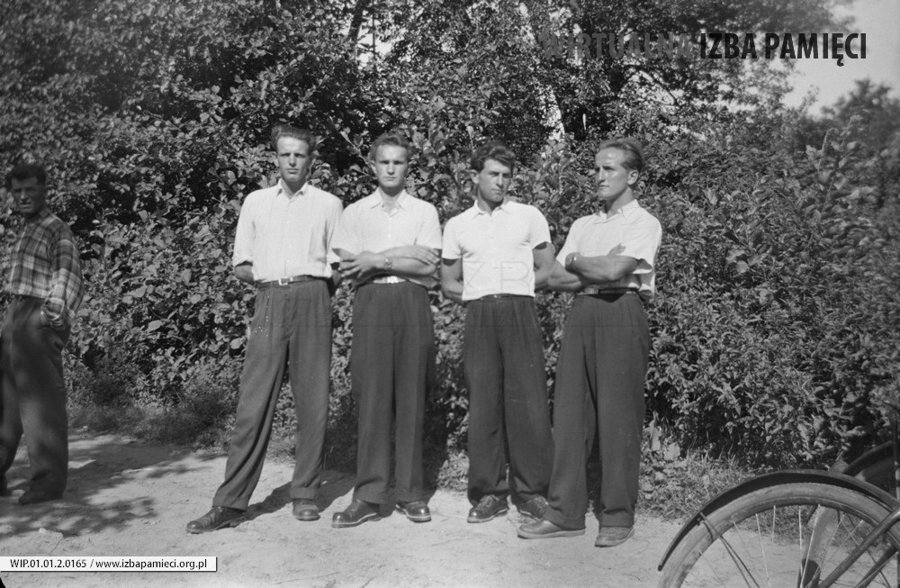 1956. Przyjaciele z Woli Mołodyckiej