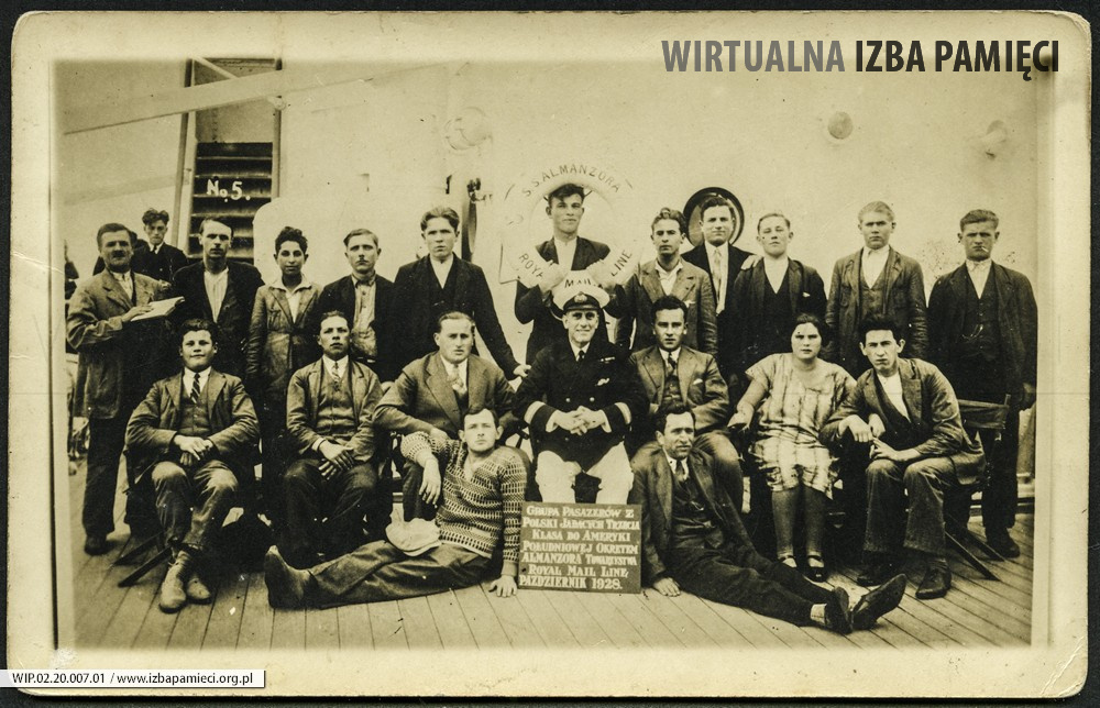Lata 20. XX w. Emigranci z Polski na statku płynącym do Argentyny.