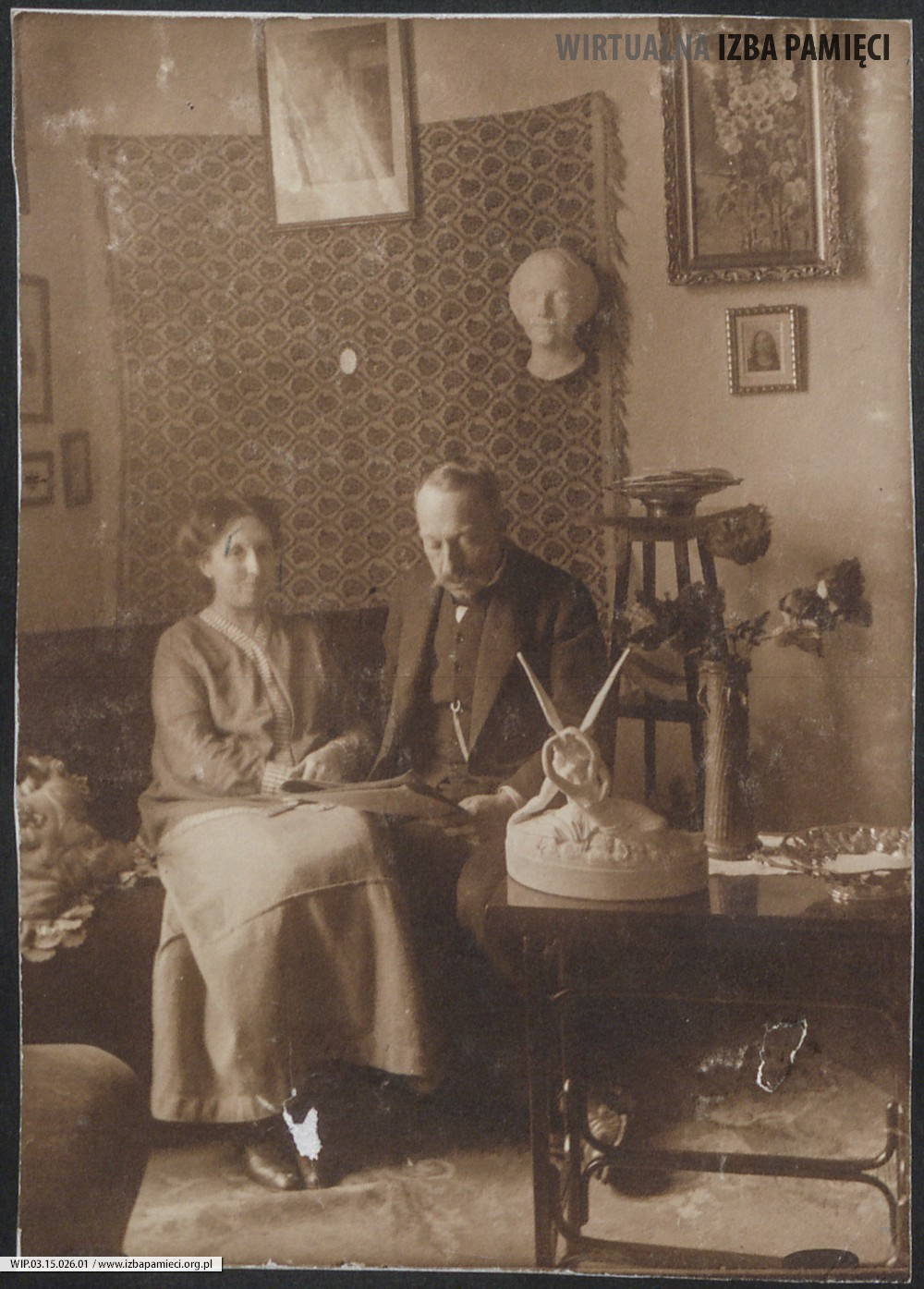 1912. Kulparków. Maria i Stanisław Kruszyńscy w saloniku w Kulparkowie. 
