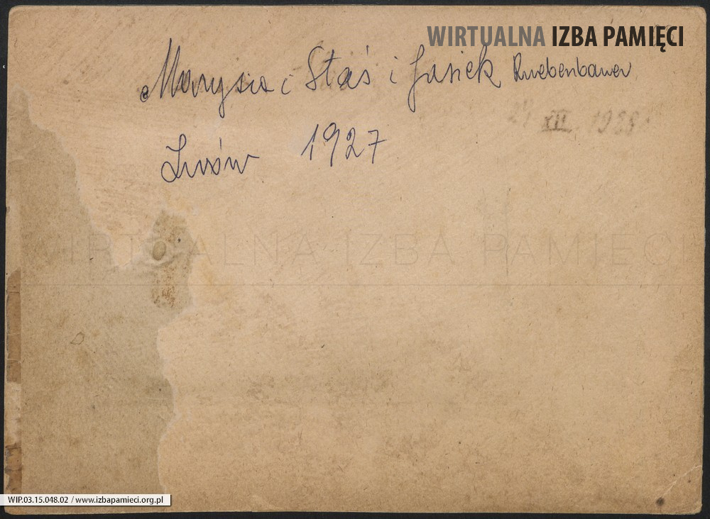 1927. Lwów. Rewers. Napis: Marysia, Staś i Jasiek Ruebenbauer, Lwów 1927.