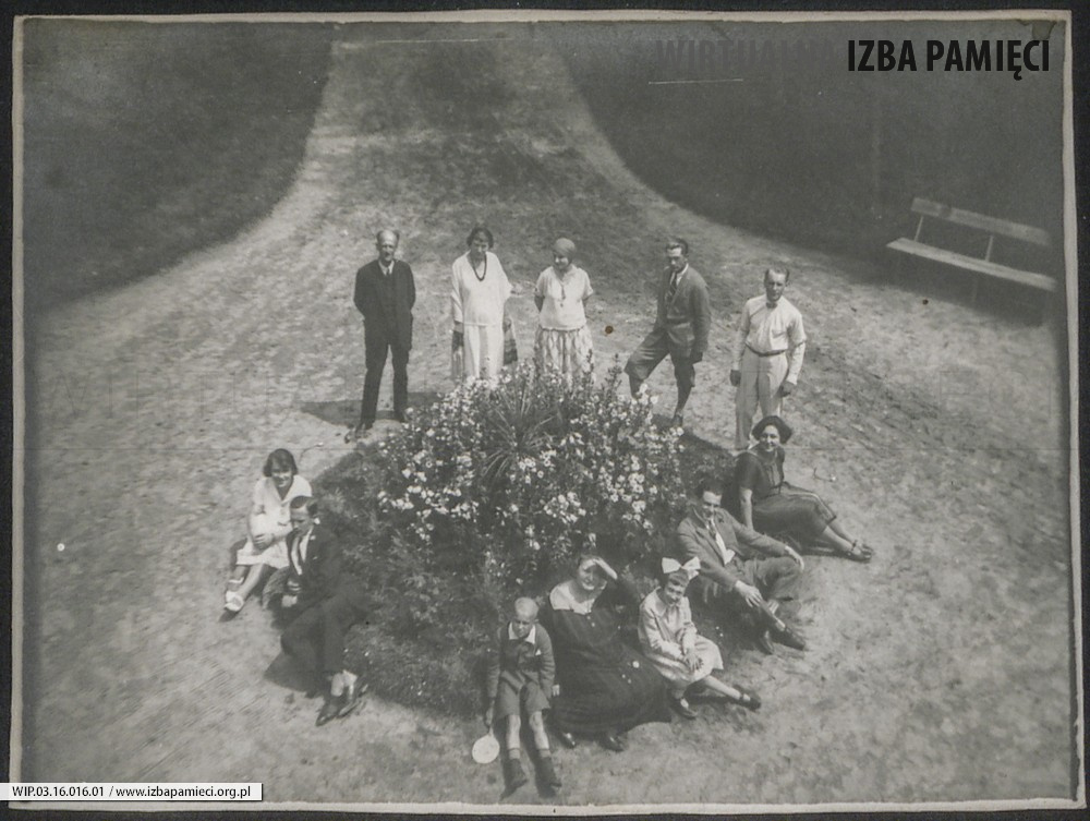 1935. Niemirów. Fotografia grupowa.