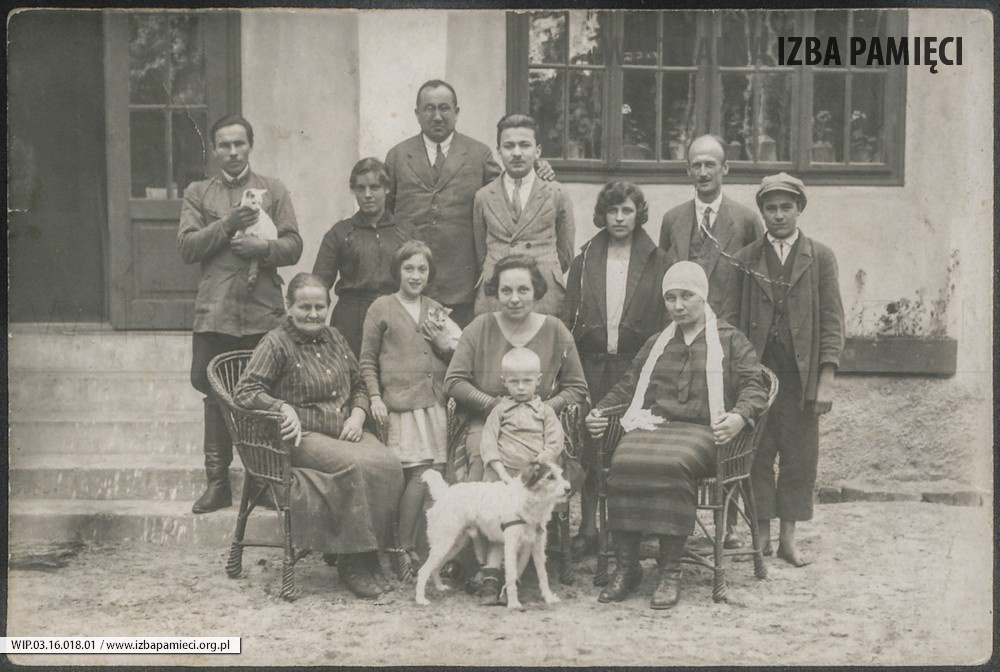 1925. Niemirów. Zdjęcie rodzinne.
