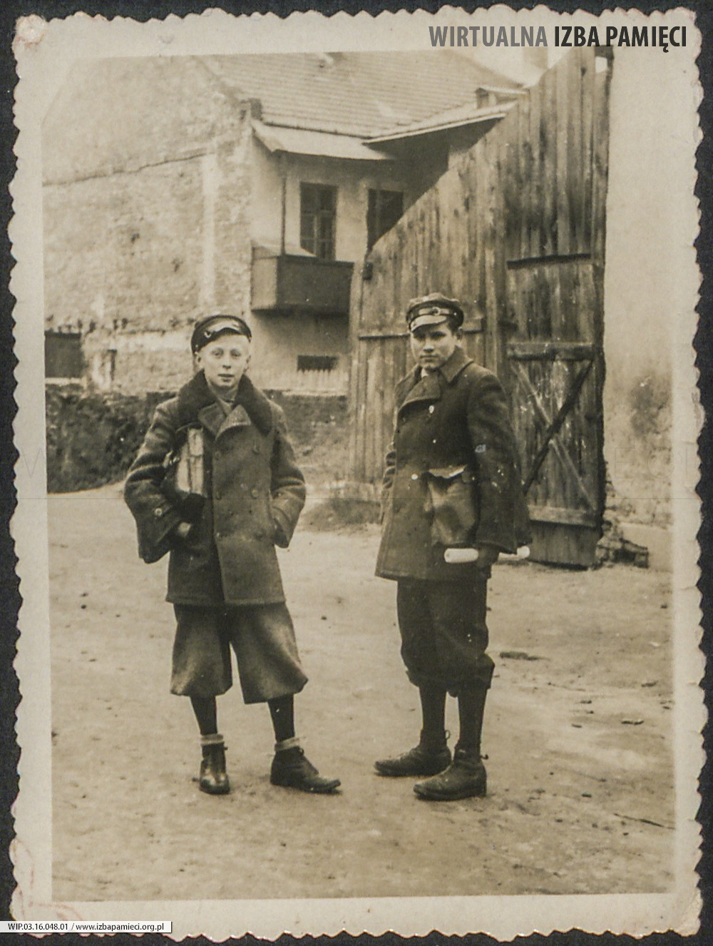1932. Lubaczów. Jan Ruebenbauer (z lewej).