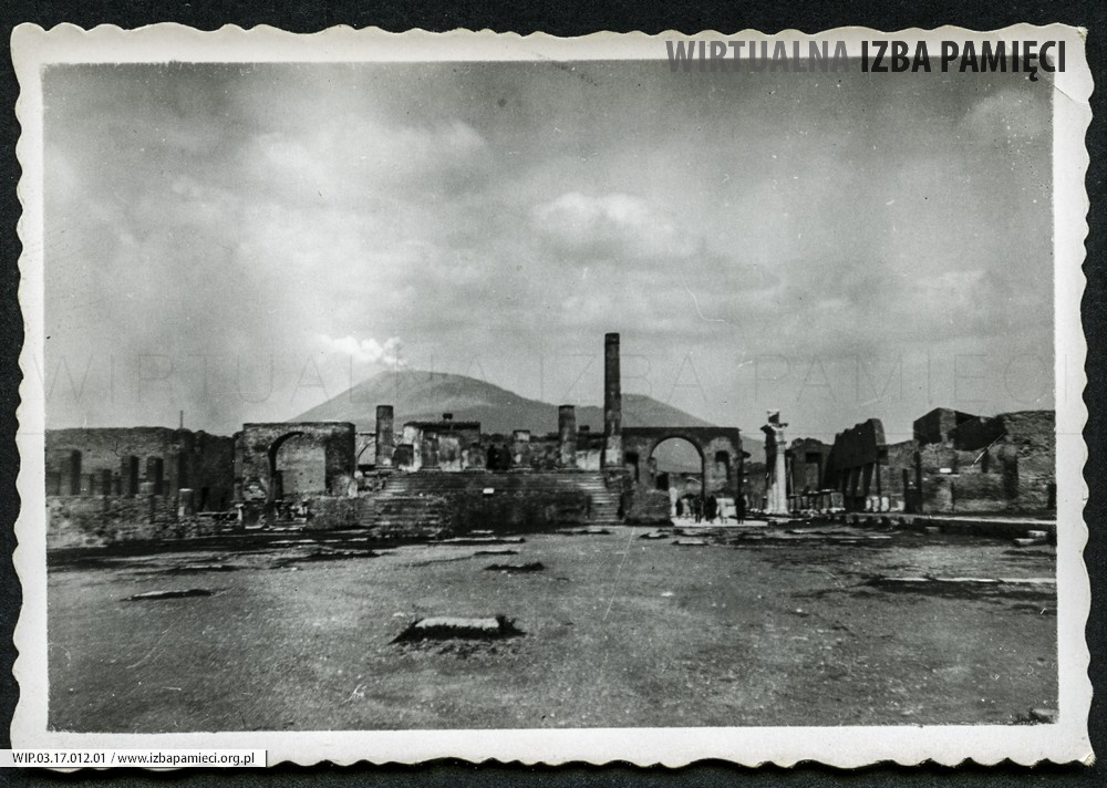 1938. Pompeje. Widok na Wezuwiusza z Pompejów.