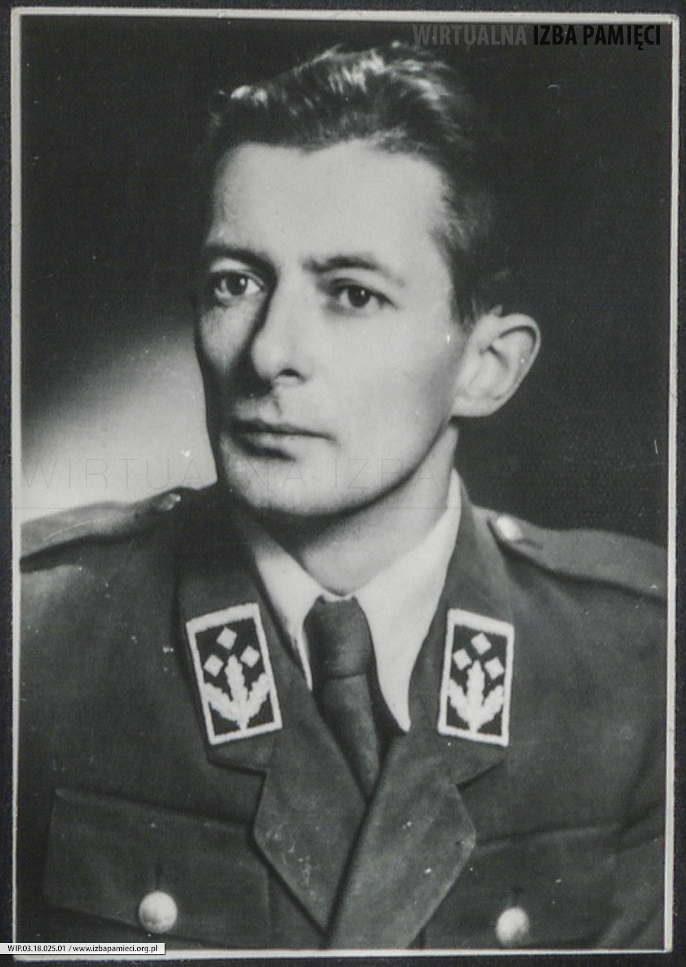 1955. Lubaczów. Roman Gutowski w mundurze leśnika.