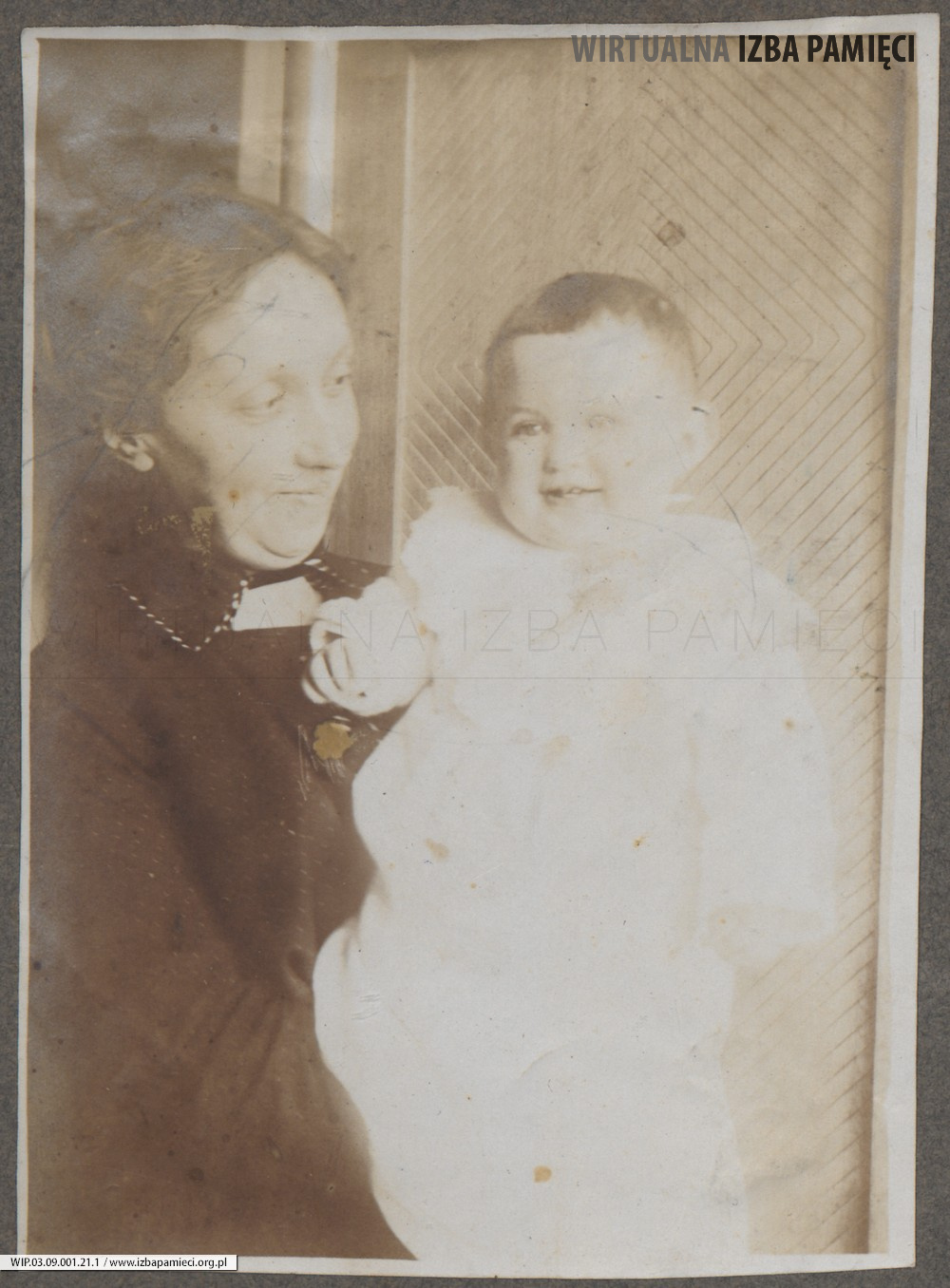 1915. Lwów. Zdjęcie Eugenii Kruszyńskiej z małą Marysią Ruebenbauer.