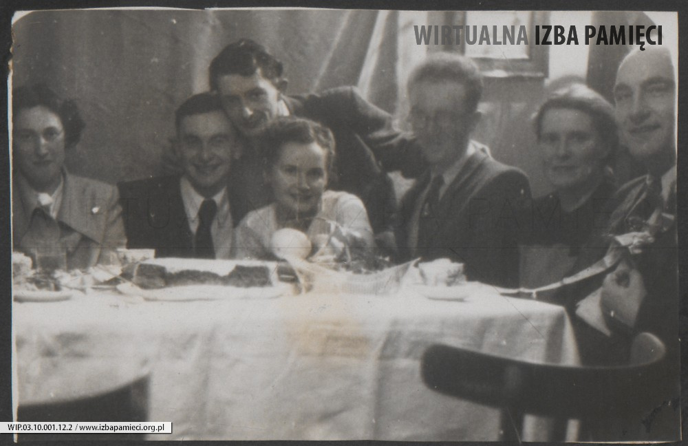 1950. Lubaczów. Od lewej: Maria Gutowska, Józef Wolańczyk, Roman Gutowski, Kazimiera Kostecka, Emilia Rudeńska, Edward Kostecki.