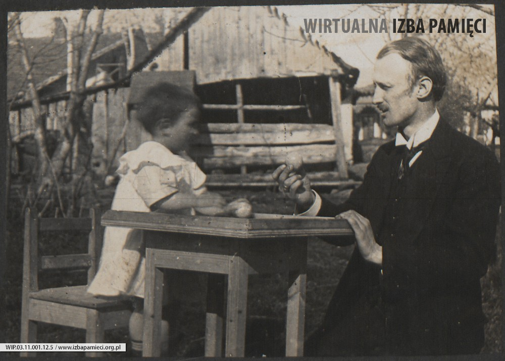 1921. Lubaczów. Władysław Ruebenbauer z dzieckiem.
