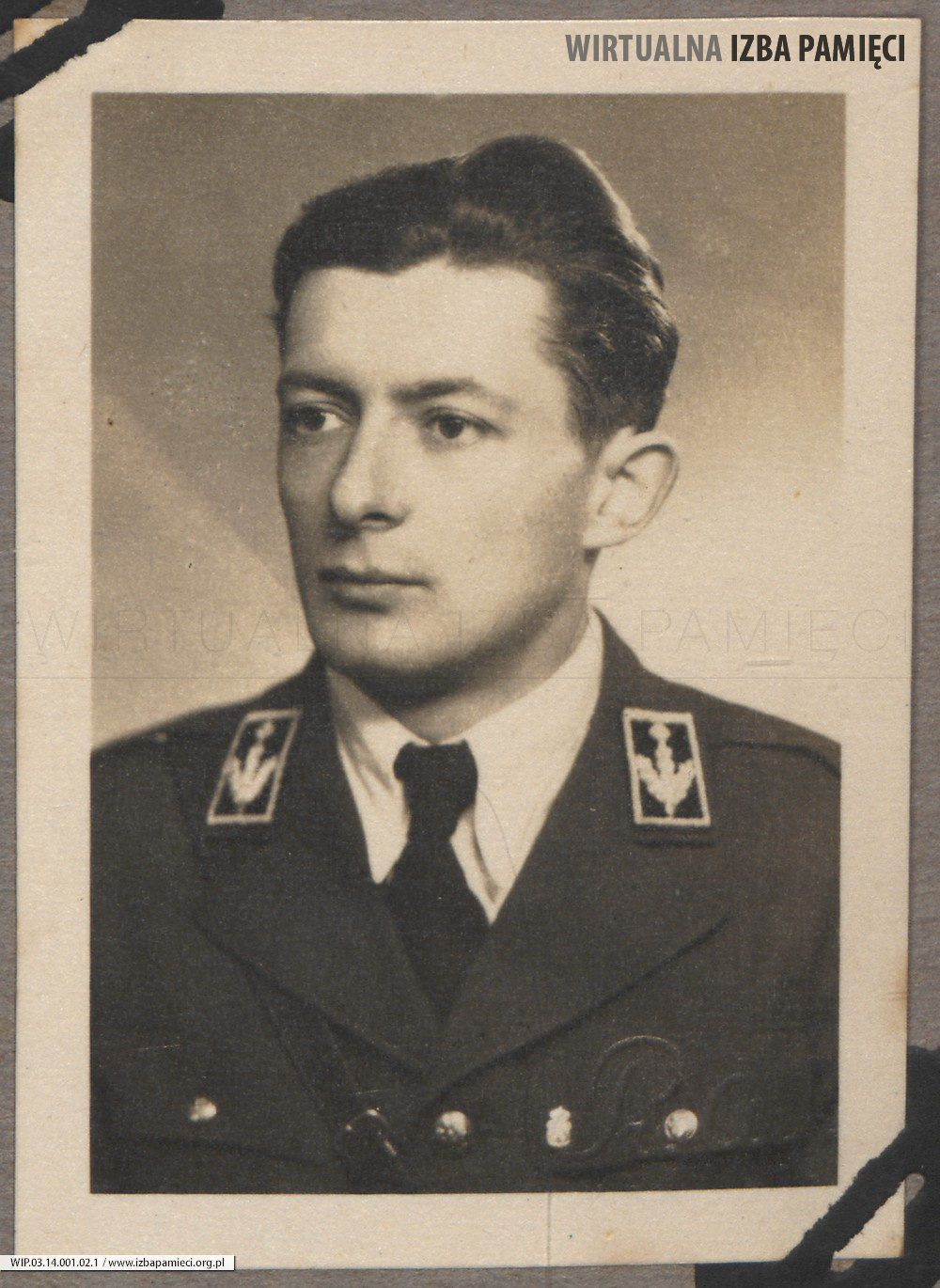 1948. Lubaczów. Roman Gutowski w mundurze leśnika.