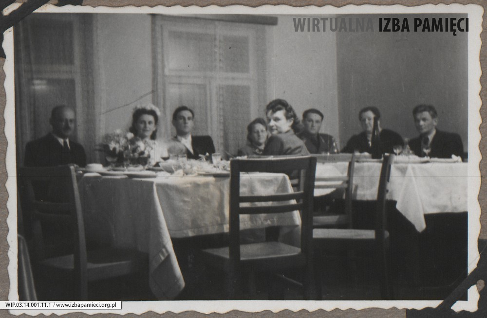 1949. Lubaczów. Przyjęcie weselne Marii Gutowskiej i Mieczysława Wiszniewskiego.