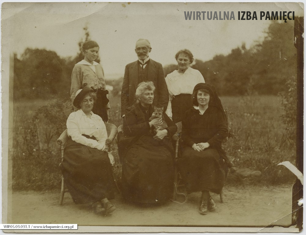 1915. Brzeżany. Rodzina Jorkasch-Koch w ogrodzie.