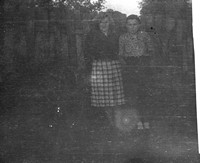 1955. Dwie kobiety