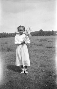 1969. Dziewczynka z lilią