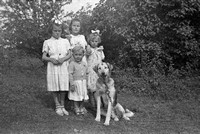1968. Dzieci z psem
