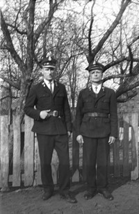 1965. Członkowie OSP w Mołodyczu Andrzej i Franciszek Hubacz