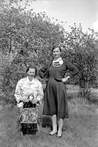 1965. Anna Marczak z Matką 