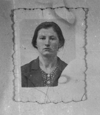 Lata 50. XX wieku. Zdjęcie kobiety z dowodu osobistego