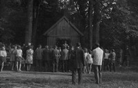 Lata 70. XX wieku. Msza św. w leśnej kapliczce Lichacze-Horodyska