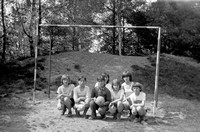 Lata 70. XX wieku. Uczennice szkoły w Mołodyczu