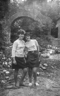 Lata 60. XX wieku. Janina Hubacz (z lewej) i Janina Wójcik z Mołodycza