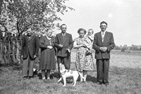 1963. Stanisława i Feliks Sokół (z prawej) z Radawy-Cienkich z rodziną