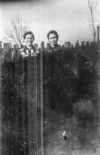 Lata 50. XX wieku. Dwie kobiety z Mołodycza