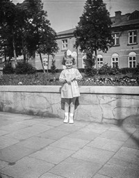 Lata 70. XX wieku. Mała dziewczynka z Jarosławia