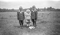 Lata 60. XX wieku. Troje dzieci z Mołodycza