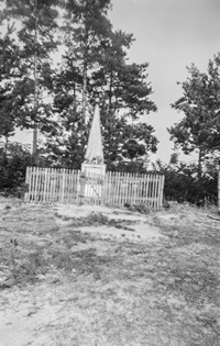 1980. Pomnik spadochroniarzy radzieckich w Mołodyczu