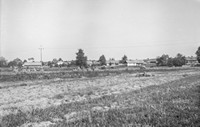 1980. Widok zabudowań wsi Mołodycz od strony wschodniej