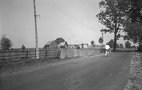 1980. Droga główna w Mołodyczu (początek Kupiny od południa)