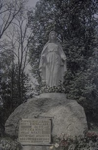 1985. Kapliczka Matki Bożej w Mołodyczu