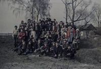 21.03.1986. Uczniowie i harcerze ze szkoły w Mołodyczu w pierwszym dniu wiosny