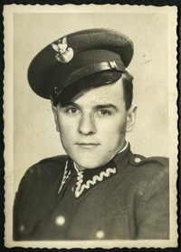 1952. Bronisław Dudek w mundurze.